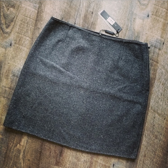 Elie Tahari Dresses & Skirts - 🍒NWT🍒 ELIE TAHARI REVERSIBLE EMMY SKIRT 10